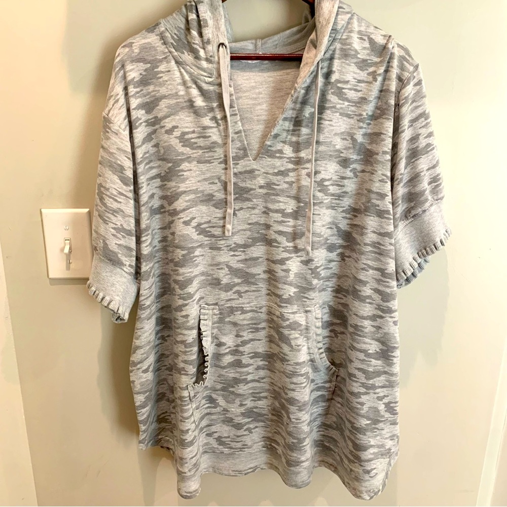 Jane + Delancey Gray Camo Hoodie Drawstring Tunic with Front Pocket Size 2X VGUC